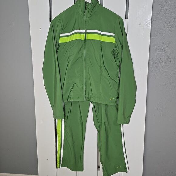 Nike Silver‎ Tab Two-Piece Green Windbreaker Tracksuit Woman M Running Sports - Picture 1 of 14